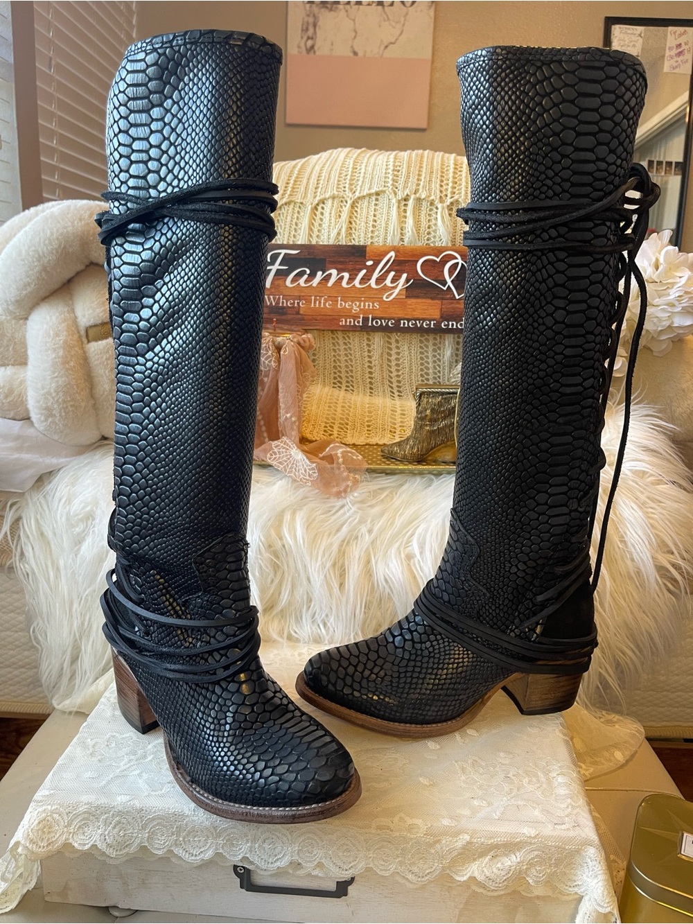 Freebird EUC “Coal” Back-Lace Adjustable Boot in black Snake Colorway MSRP$395